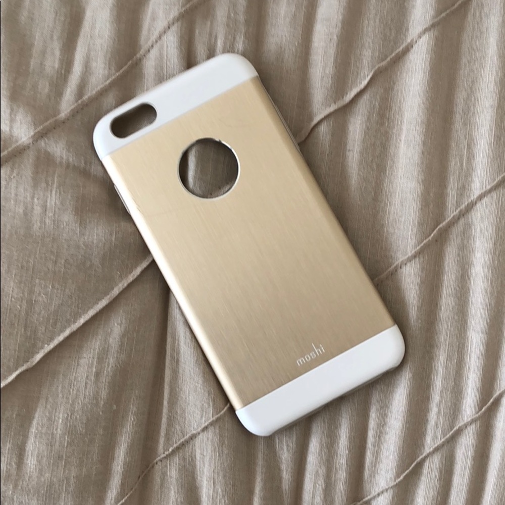 Moshi Gold and White iPhone 6 Plus Case